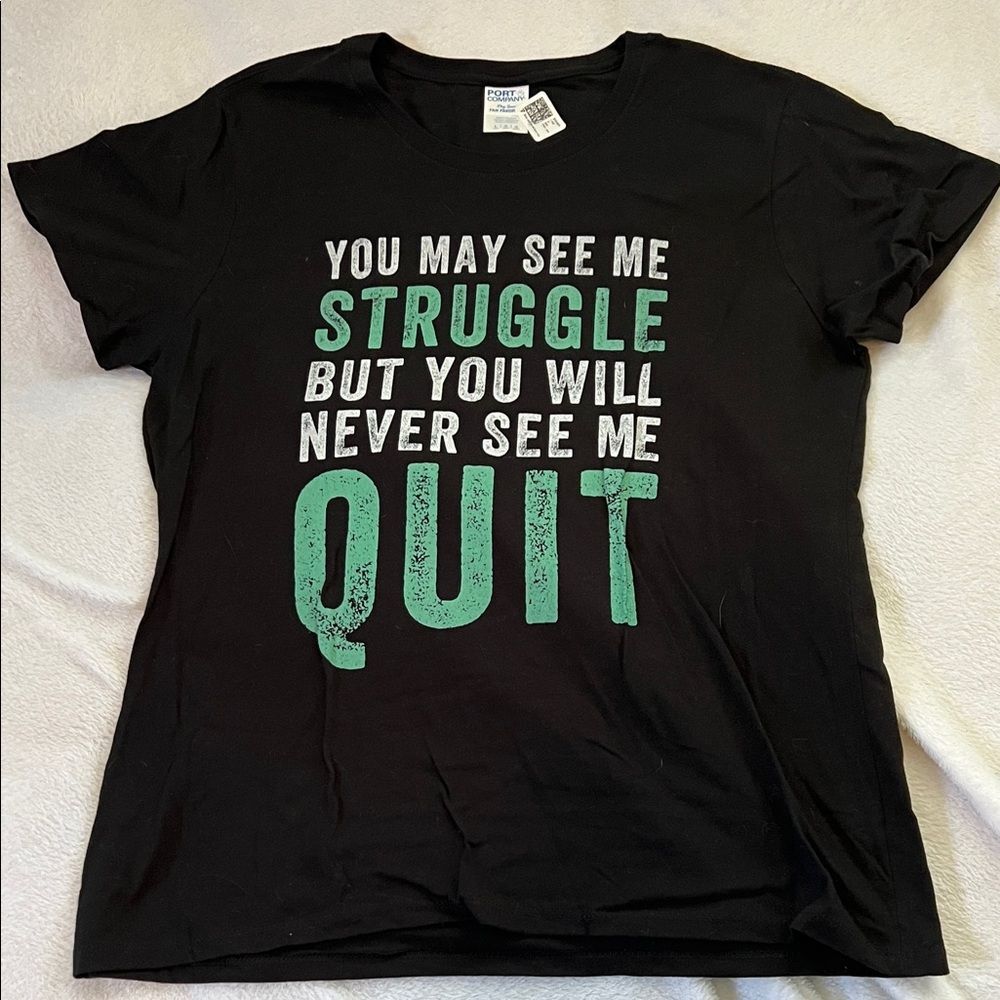 Never Quit Graphic Tee with Motivational Quote (Ladies L)